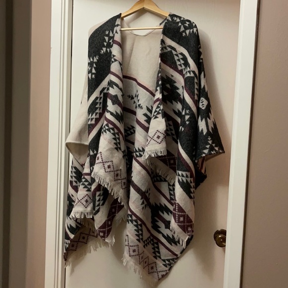 Western Style Poncho Cardigan - Picture 1 of 5